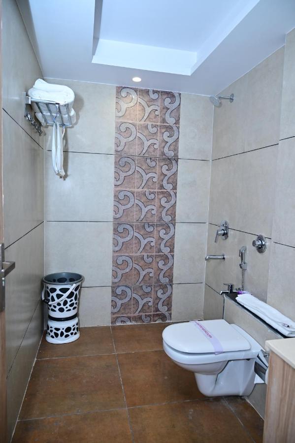 The Dwelling Inn Greater Noida Eksteriør billede