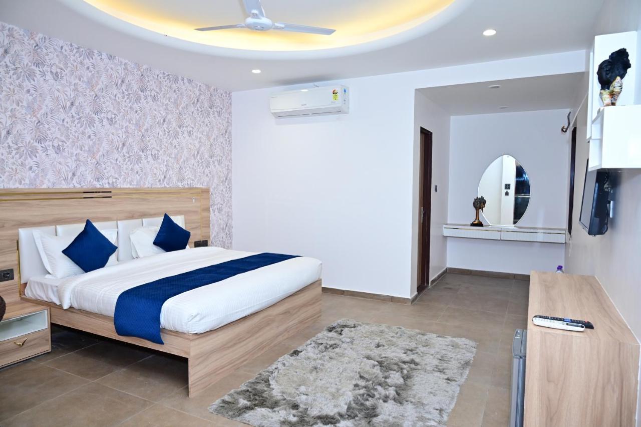 The Dwelling Inn Greater Noida Eksteriør billede