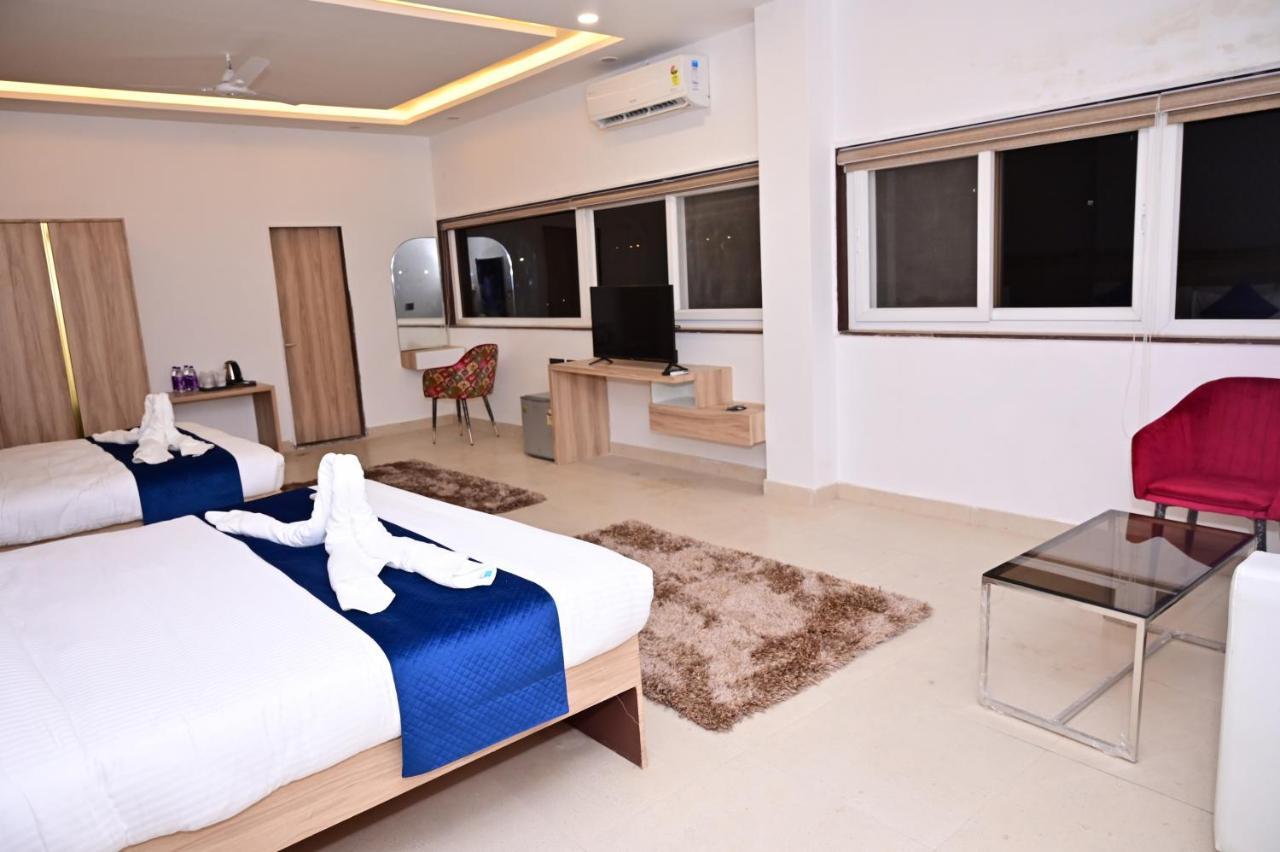 The Dwelling Inn Greater Noida Eksteriør billede