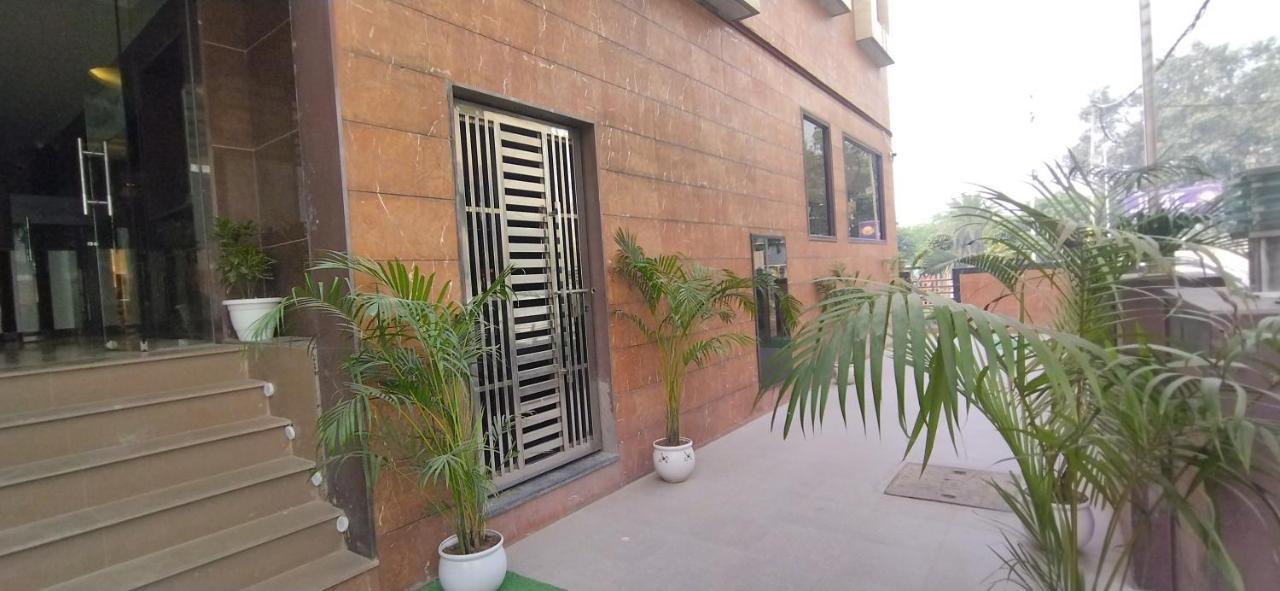 The Dwelling Inn Greater Noida Eksteriør billede
