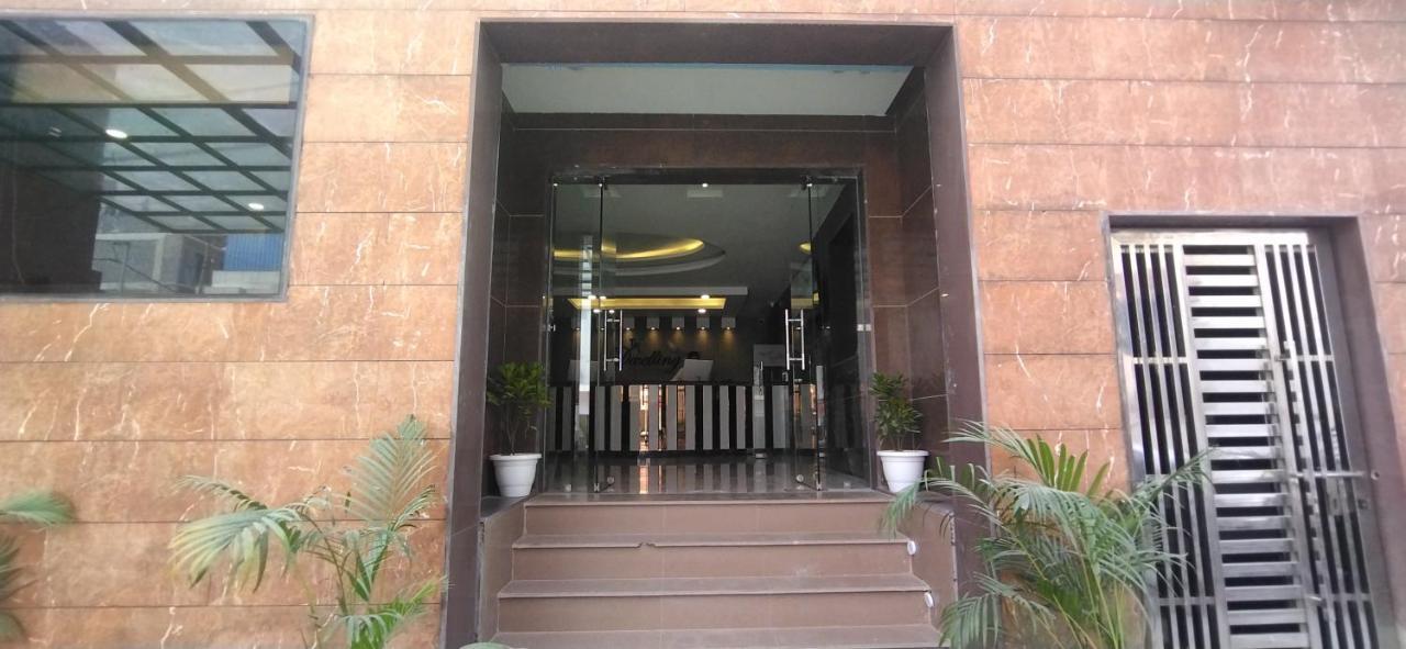 The Dwelling Inn Greater Noida Eksteriør billede