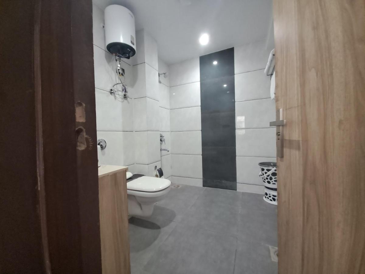 The Dwelling Inn Greater Noida Eksteriør billede